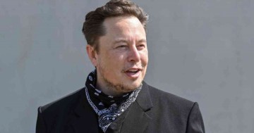 SAVAGE Musk Launches Meme War On 'Adolf Trudeau'
